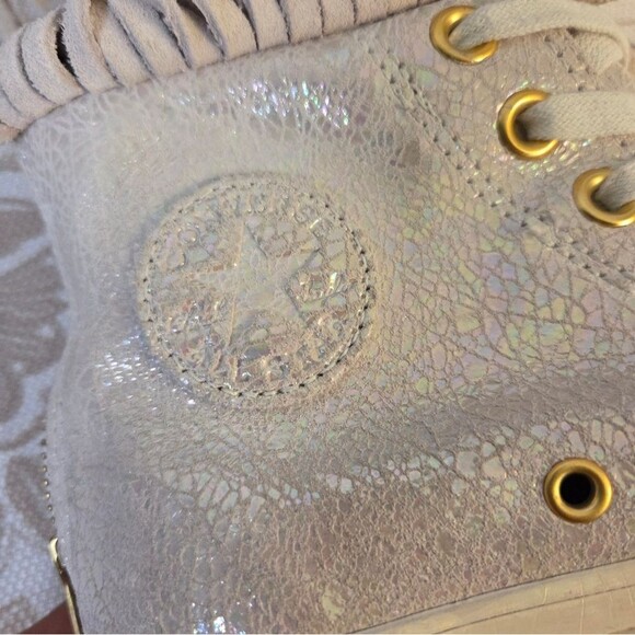 Converse Chuck Taylor All Star Shoes Womens Fringe Iridescent Hi Top 553021C NWD - Picture 6 of 7